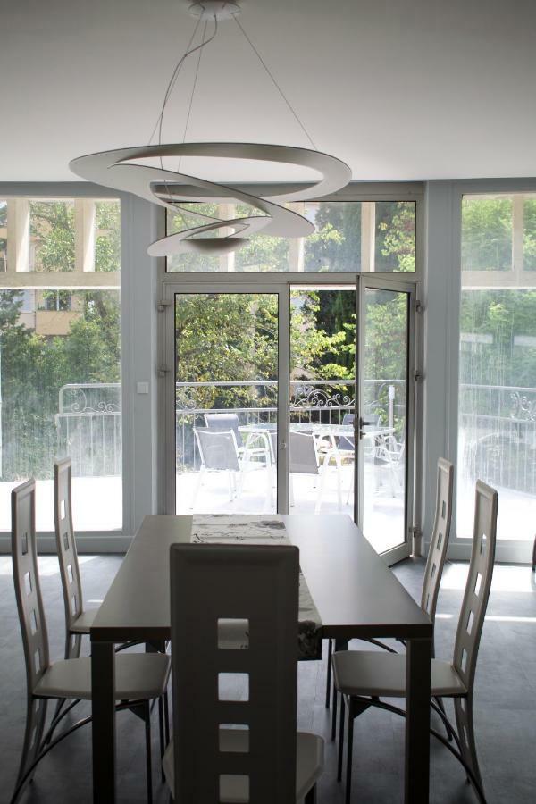 Art Home Bnb การ์กาซอน ภายนอก รูปภาพ